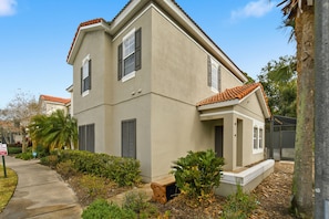 Exterior - Charming 4BR Home Near Disney Bella Vida (Kissimmee)
