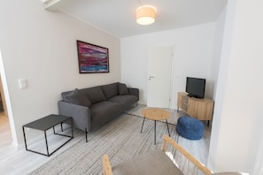 Living area - Quiet, beachfront Anker vacation apartment with terrace by the city forest (Kühlungsborn)