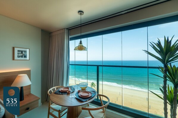 Dining - Apartment in Armação with Ocean View (Salvador)