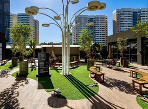 Outdoor dining - Apartment in Armação with Ocean View (Salvador)