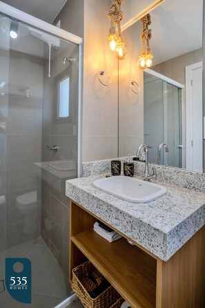 Hair dryer, towels - Experience the city of Salvador steps by the beach (Salvador)