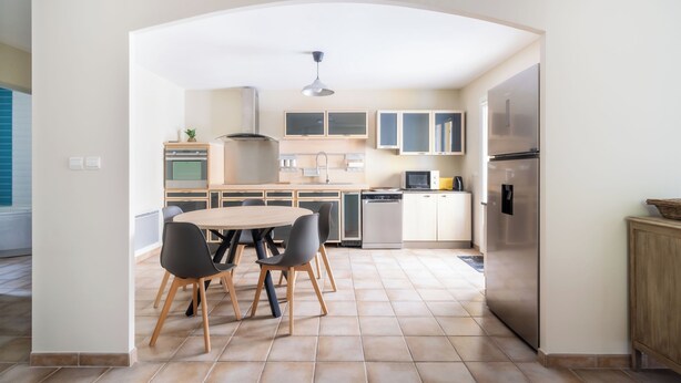 Coffee/tea maker, fridge, microwave, oven - Les Brugiéres 3*, in a peaceful setting on the edge of the woods. (Salavas)