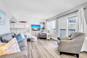 TV, DVD player - 🏖️Beach Views-LakeFRONT Balcony-Walk to Beach-Pool-Pinnacle Port A-929☀️ (Panama City Beach)