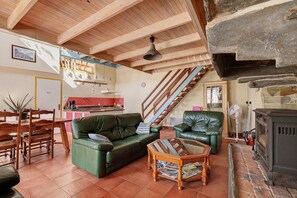 TV, fireplace, stereo - Gite Erziwezh, 6KM from Redon (Sainte-marie)