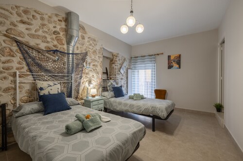 Casa Cal Cot – Renovated Historic Home Near the Beach