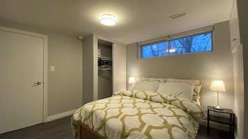 Fer et planche à repasser, Wi-Fi, literie fournie