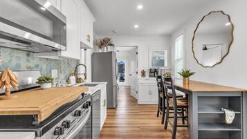 Condo, 1 King Bed with Sofa bed (La Barra #101) | Private kitchen | Oven, toaster