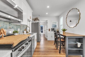 Condo, 1 King Bed with Sofa bed (La Barra #101) | Private kitchen | Oven, toaster - La Barra #101 (St. Pete Beach)