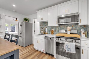 Condo, 1 King Bed with Sofa bed (La Barra #103) | Private kitchen | Oven, toaster - La Barra #103 (St. Pete Beach)