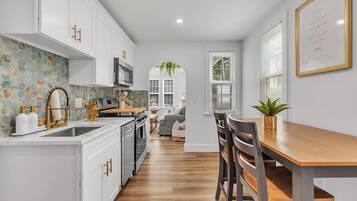 Condo, 1 King Bed with Sofa bed (La Barra #103) | Private kitchen | Oven, toaster