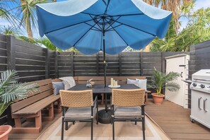 House, Multiple Beds (La Barra - Full Property) | Outdoor dining - La Barra - Full Property (St. Pete Beach)