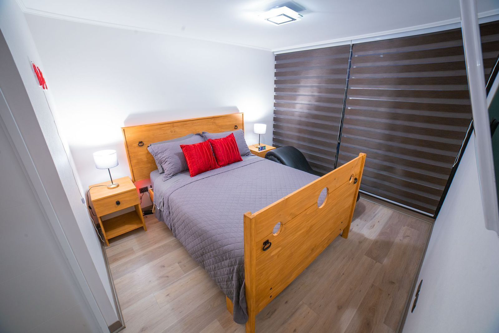 Iron/ironing board, internet, bed sheets