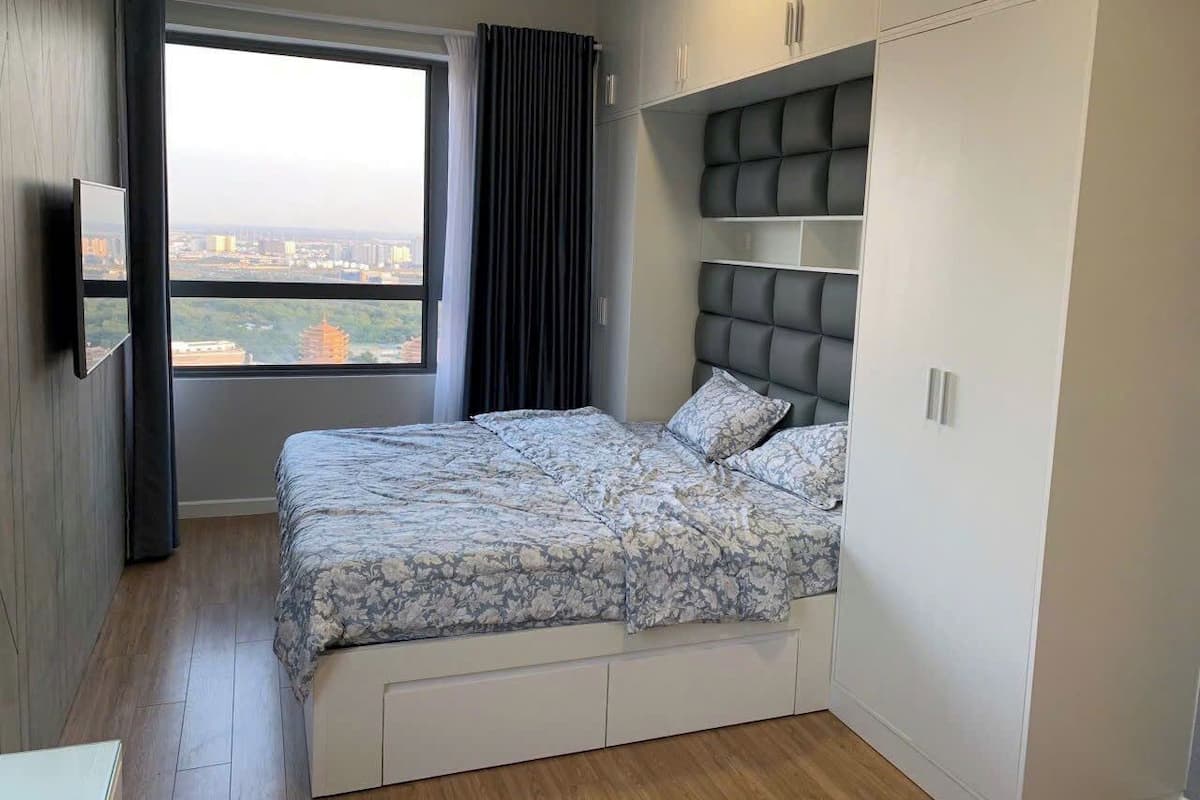 Suite Majestueuse, 1 chambre, accès au salon club, vue ville | Vue de la chambre