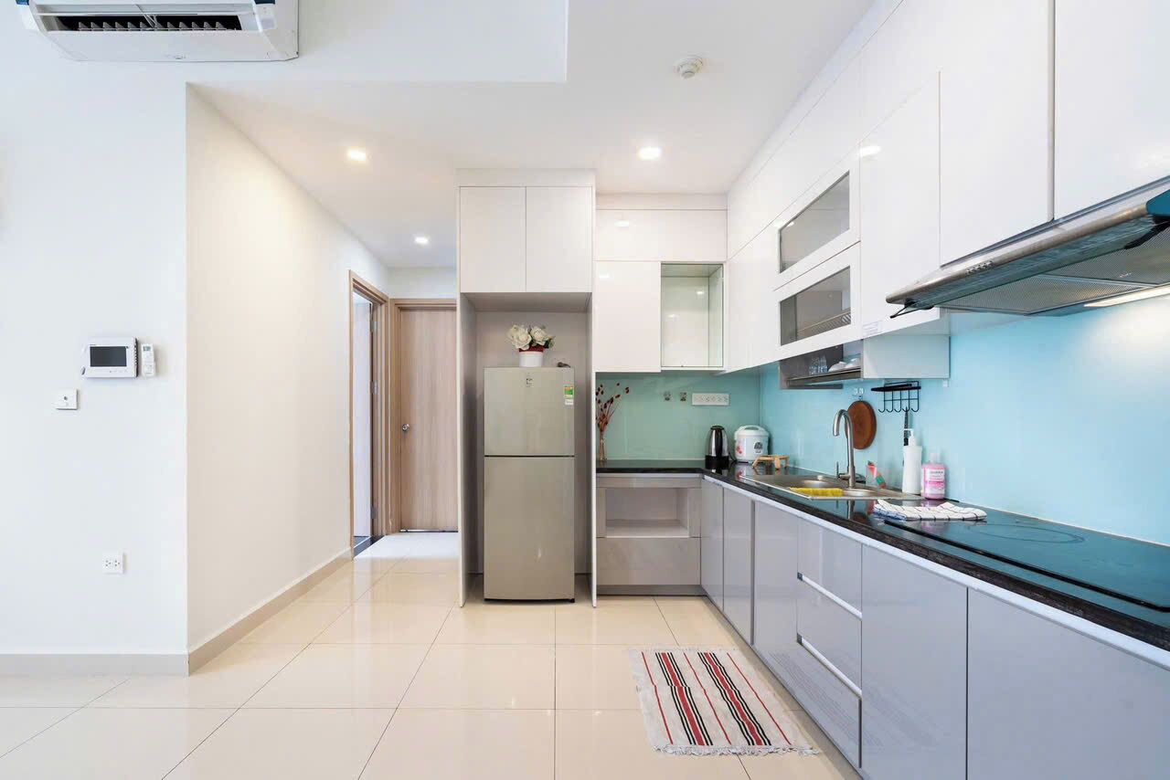 大型雪櫃/冰箱、微波爐、焗爐、爐具