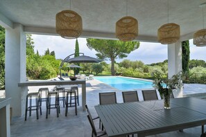 Outdoor dining - 6-bedroom Mas with large swimming pool in Aix en Provence (Aix-en-Provence)