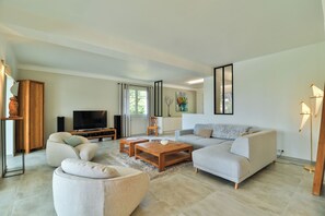 Living area - 6-bedroom Mas with large swimming pool in Aix en Provence (Aix-en-Provence)