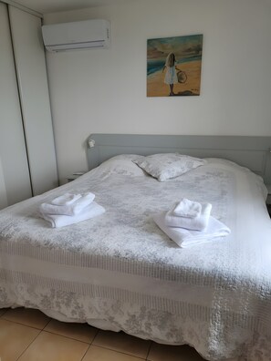 Room - Vacation Residence at Lake Jouarres (Homps)