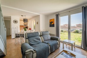 TV, ping pong - Vacation Residence at Lake Jouarres (Homps)