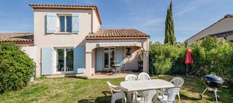 Vacation Residence at Lake Jouarres