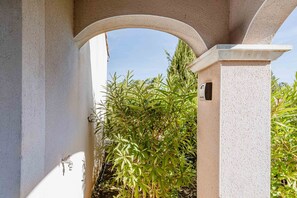 Exterior detail - Vacation Residence at Lake Jouarres (Homps)