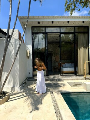 Outdoor pool - Tropical 4BR Villa w/ Long Pool, Bathtubs & Sunset Terrace (Badung Regency)