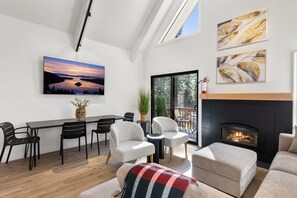 Smart TV - Spacious 4-bedroom condo in tranquil Incline Village with AC/Heat (Incline Village)