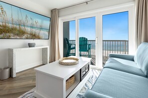 TV - Stunning Gulf Front Studio w/ Beach Service for 2, Islander Beach Resort 404 (Fort Walton Beach)