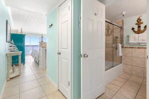 Iron/ironing board, free WiFi, bed sheets - Gorgeous Studio with Free Beach Service for 2 at Islander Beach Resort 504 (Fort Walton Beach)