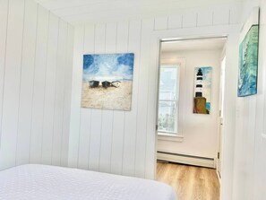 2 bedrooms, iron/ironing board, WiFi, bed sheets - Acadia Suite Downtown Bar Harbor (Bar Harbor)