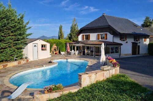 Country House “Le Clos Leonard” with Private Secure Pool, Garden, and Spacious Veranda