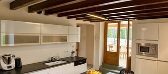 Clos Leonard - Country House with Pool for 14 Guests