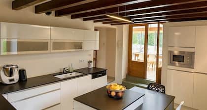 Clos Leonard - Landhaus mit Pool fur 14 Personen