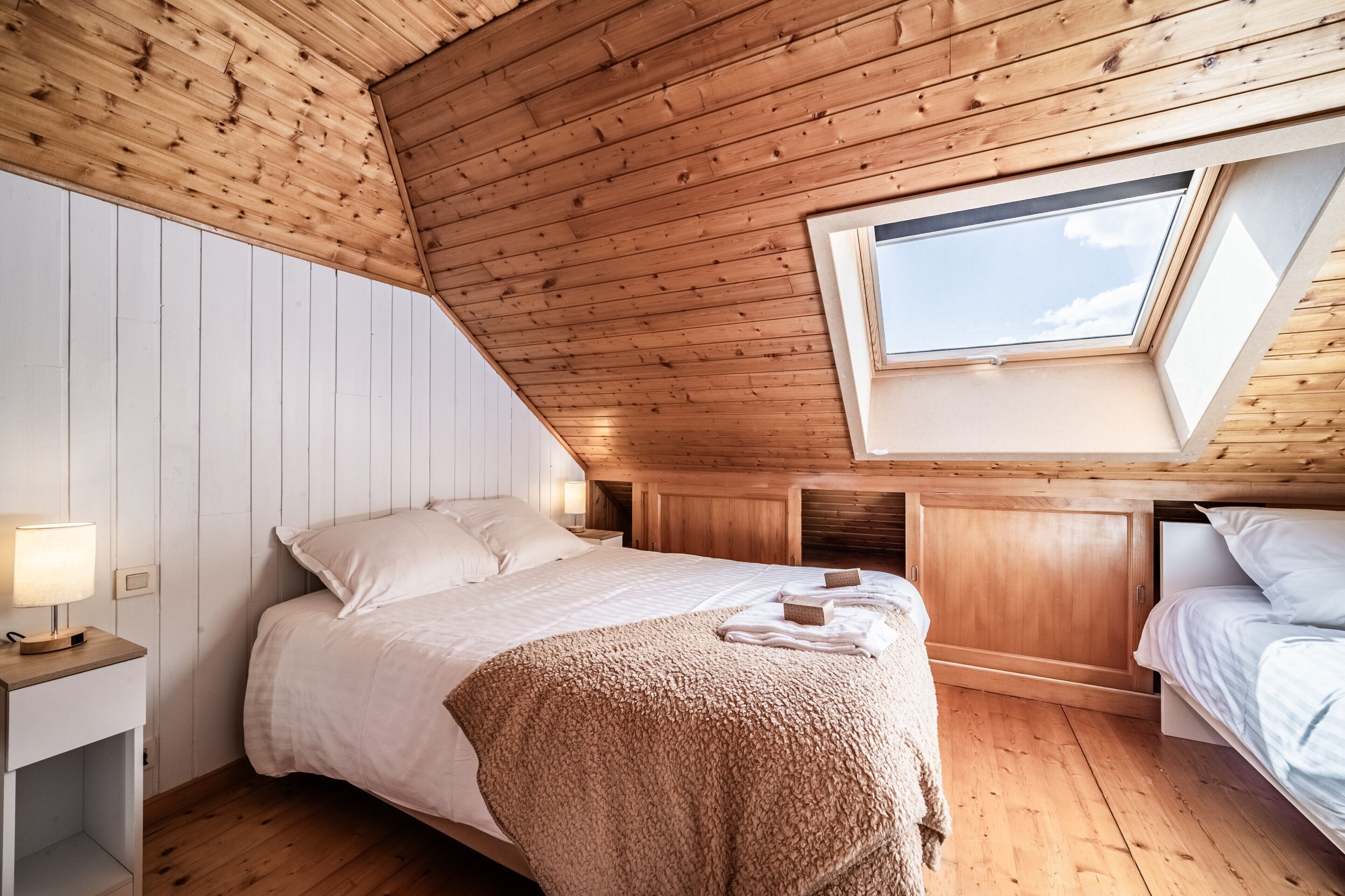 3 slaapkamers, een strijkplank/strijkijzer, wifi, beddengoed