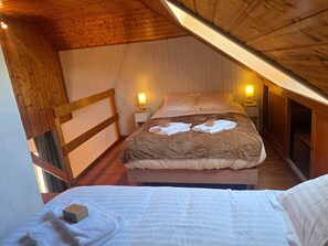 3 chambres, fer et planche à repasser, Wi-Fi, draps fournis