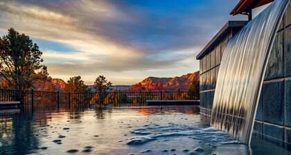 Vortex View –Luxury Sedona Retreat with Infinity Pool Game Room & Red Rock Views