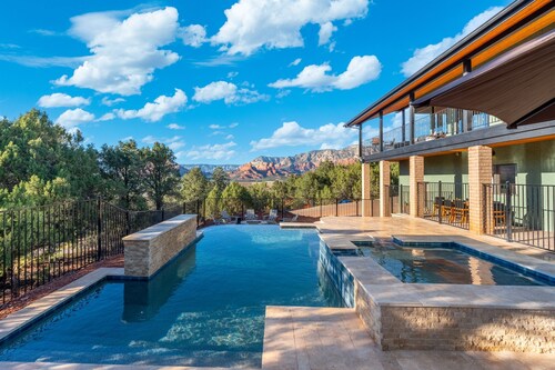 Vortex View –Luxury Sedona Retreat with Infinity Pool Game Room & Red Rock Views