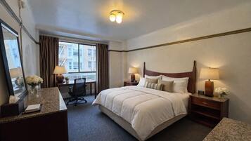 Chambre Standard, 1 trÚs grand lit, non-fumeur, salle de bains privée