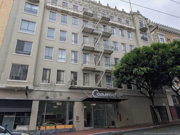 Exterior - Superhero Hotel (San Francisco)