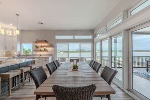 Dining - ⛱️Bay Front with Stunning Water Views | Private Pool | Tropical Shores⛱️ (Fort Myers Beach)