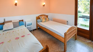 Fer et planche Ă repasser, Wi-Fi, draps fournis