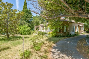 Exterior - 120 m² Villa in Drôme Provençale with Large Private Grounds (Taulignan)