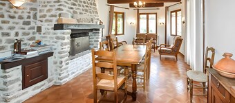 120 m² Villa in Drôme Provençale with Large Private Grounds
