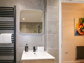 Shower - Number 5 (Chichester)