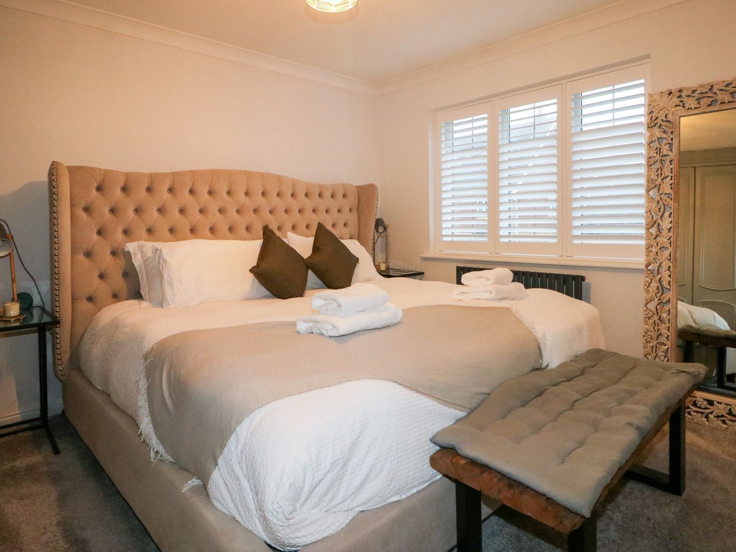 4 bedrooms, individually decorated, individually furnished, free WiFi