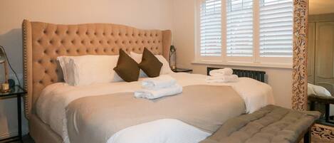 4 ห้องนอน, ห้องพักตกแต่งอย่างมีเอกลักษณ์, ตกแต่งพิเศษโดยเฉพาะ, Wi-Fi ฟรี