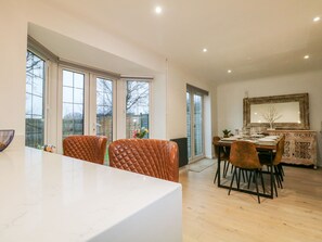 Dining - Number 5 (Chichester)