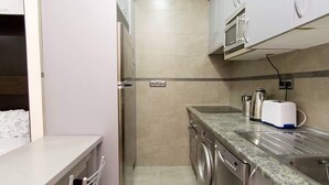 Fridge - Madrid - Studio Gran via 3C (Madrid)