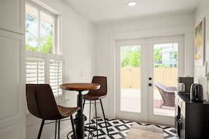 Interior - Dog-Friendly Farmhouse – 4BR Fenced Yard, Porch, Walkable to Restaurants & Cafes (Tampa)