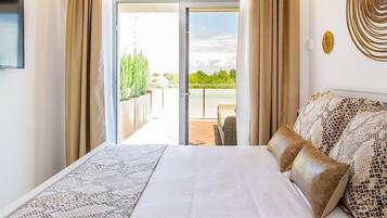 Strykjärn/strykbräda, wi-fi och sängkläder