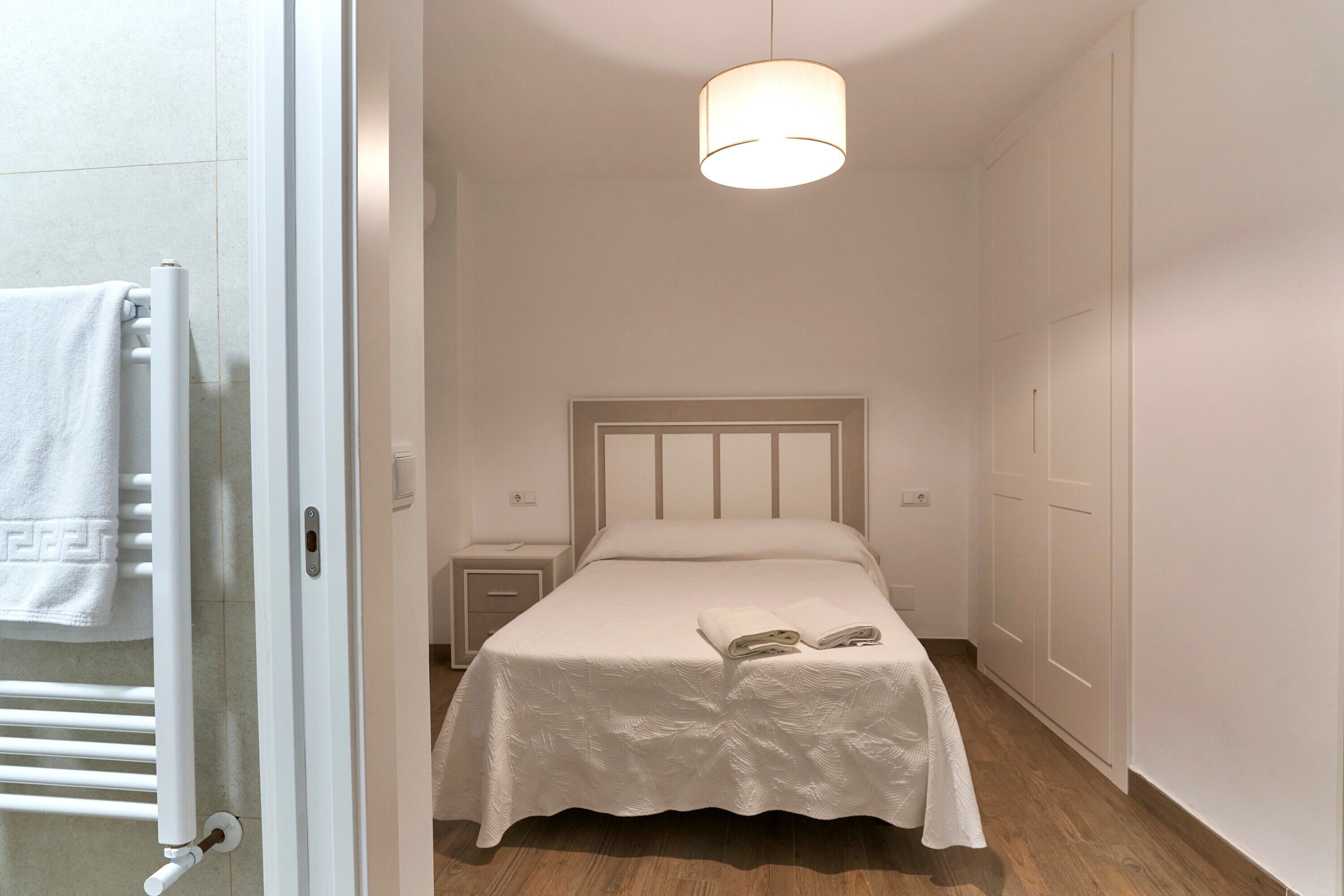 4 bedrooms, WiFi, bed sheets